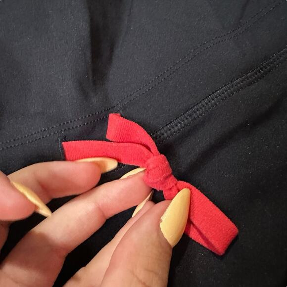 Fabletics Motion365 Black Leggings with pink contrast trim - Picture 4 of 9